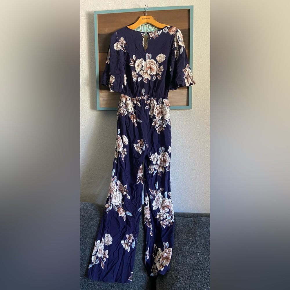Band of Gypsies Jumpsuit Navy Floral sz M Short Flared Sleeves V Neck - Picture 4 of 11